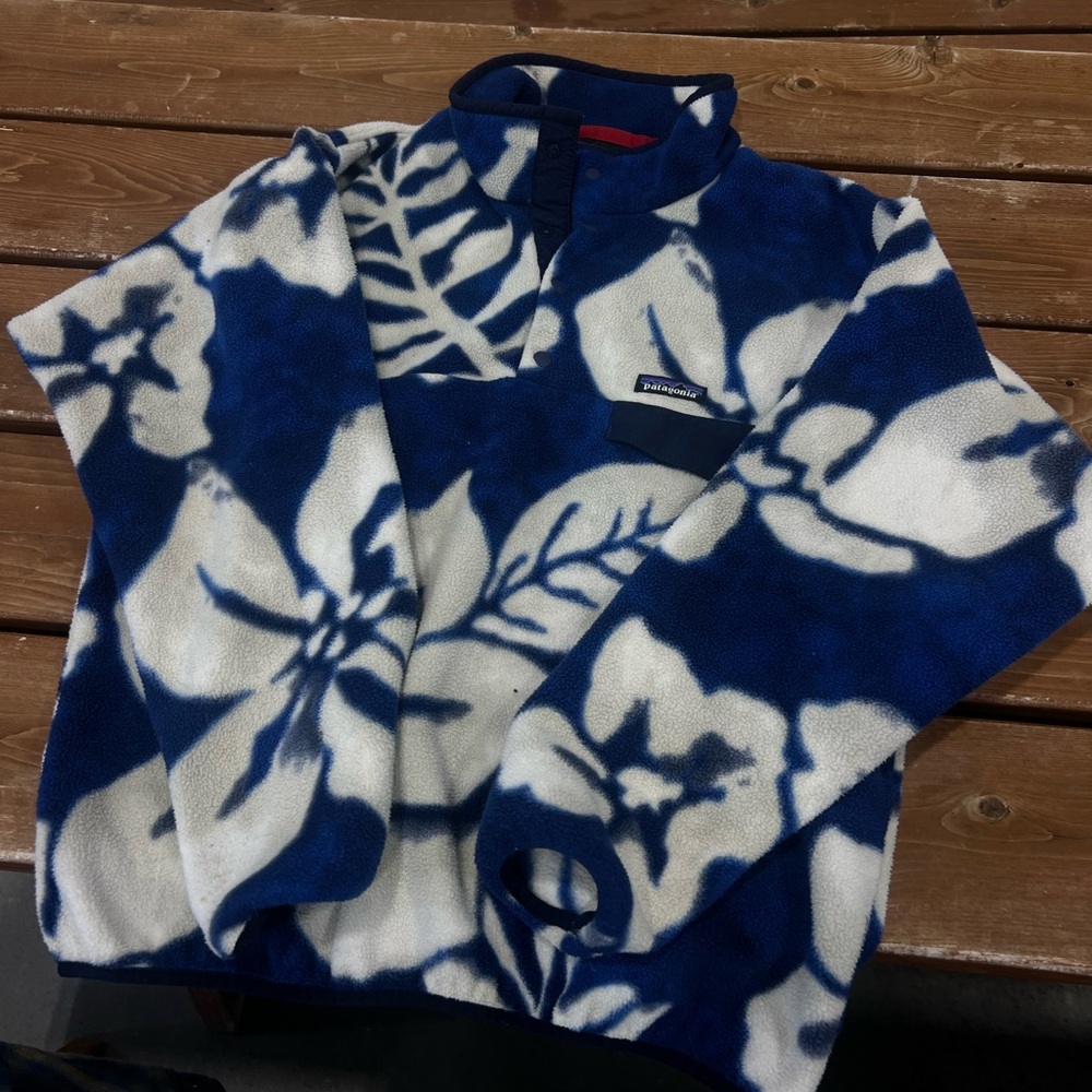 Patagonia Blue & White Floral Synchilla Fleece with Red Trim